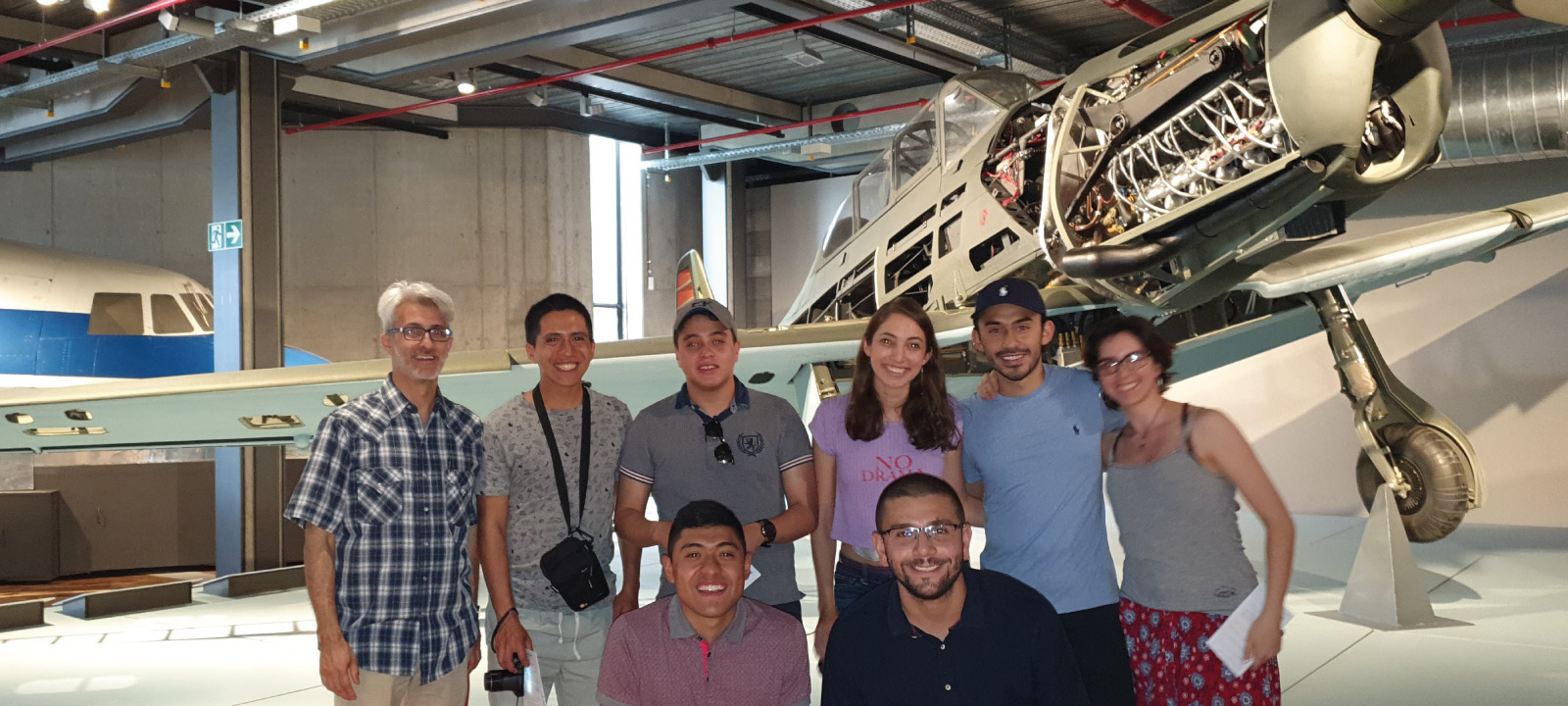 Un grupo de estudiantes de Ingeniería Mecánica viajó en compañía del profesor Carlos Francisco Rodriguez a Alemania para conocer diferentes universidades en un convenio con el DAAD