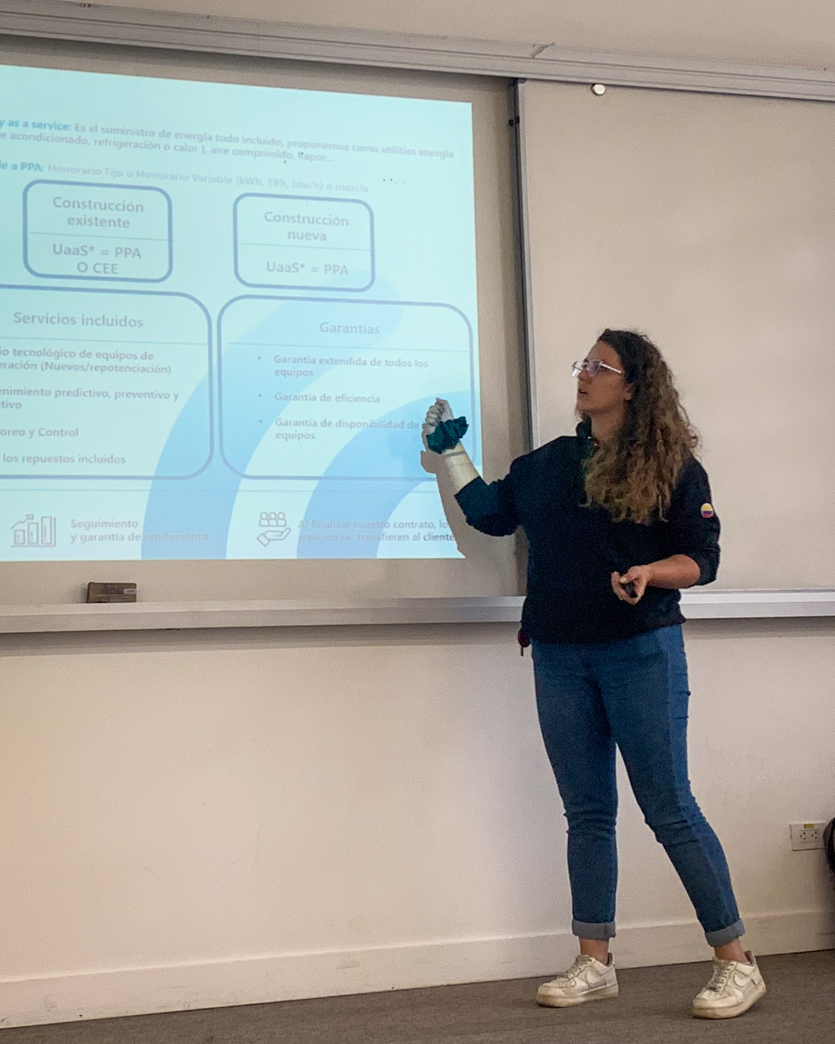 Foto 2 - Charla Egresado María Salamanca